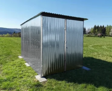 Garaż blaszany 2x3 m – Dach jednospadowy, Brama dwuskrzydłowa, Ocynk