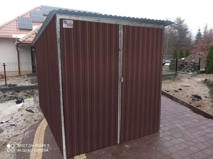 Garaze-blaszane-blaszak-2×3-brazowy-RAL8017-braz-Szerokosc-2-m.webp