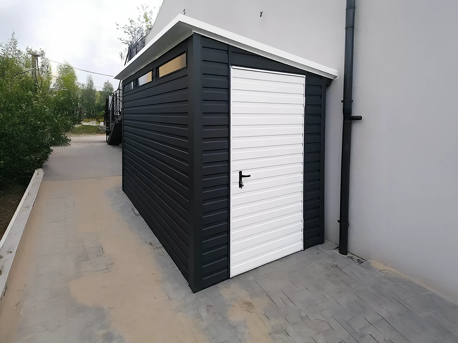 Casetta porta attrezzi elegante e moderna