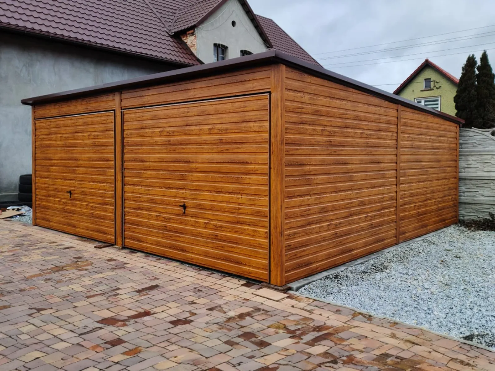Garage a due posti auto effetto legno