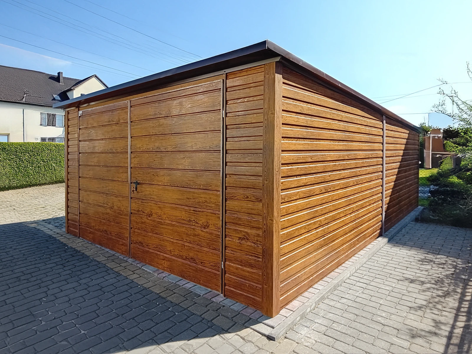 Garage effetto legno a un posto auto